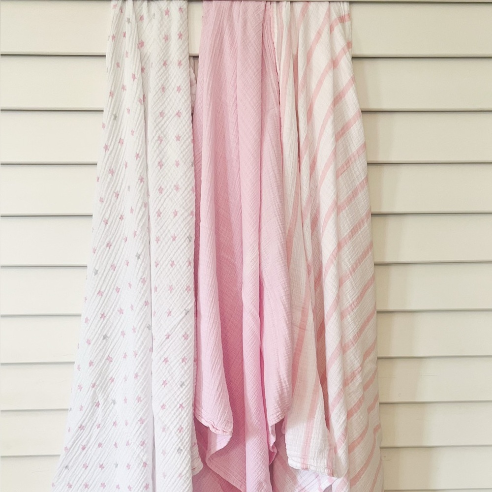Set of 3 Aden & Anais Muslin Pink and White Patterned Swaddles